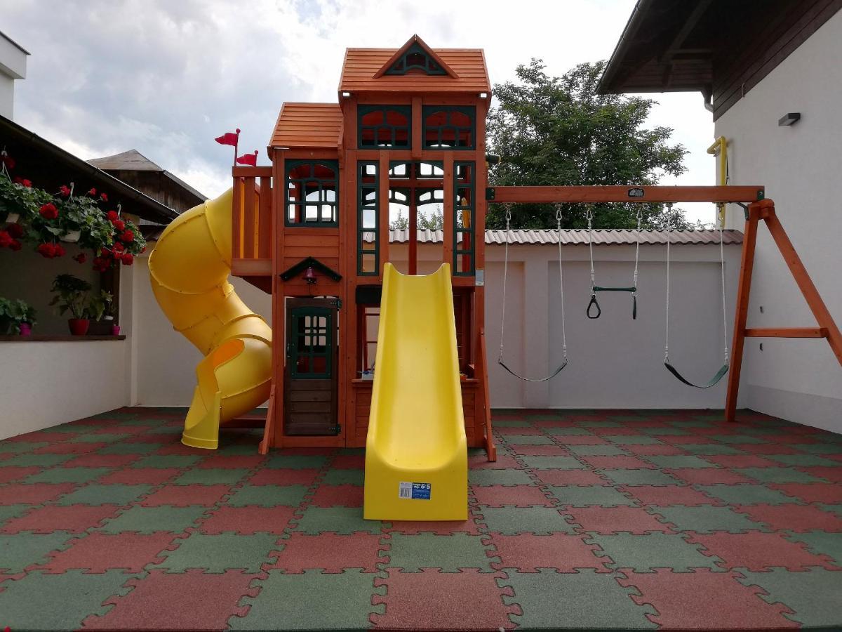 Hotel Buchenland Gura Humorului Dış mekan fotoğraf