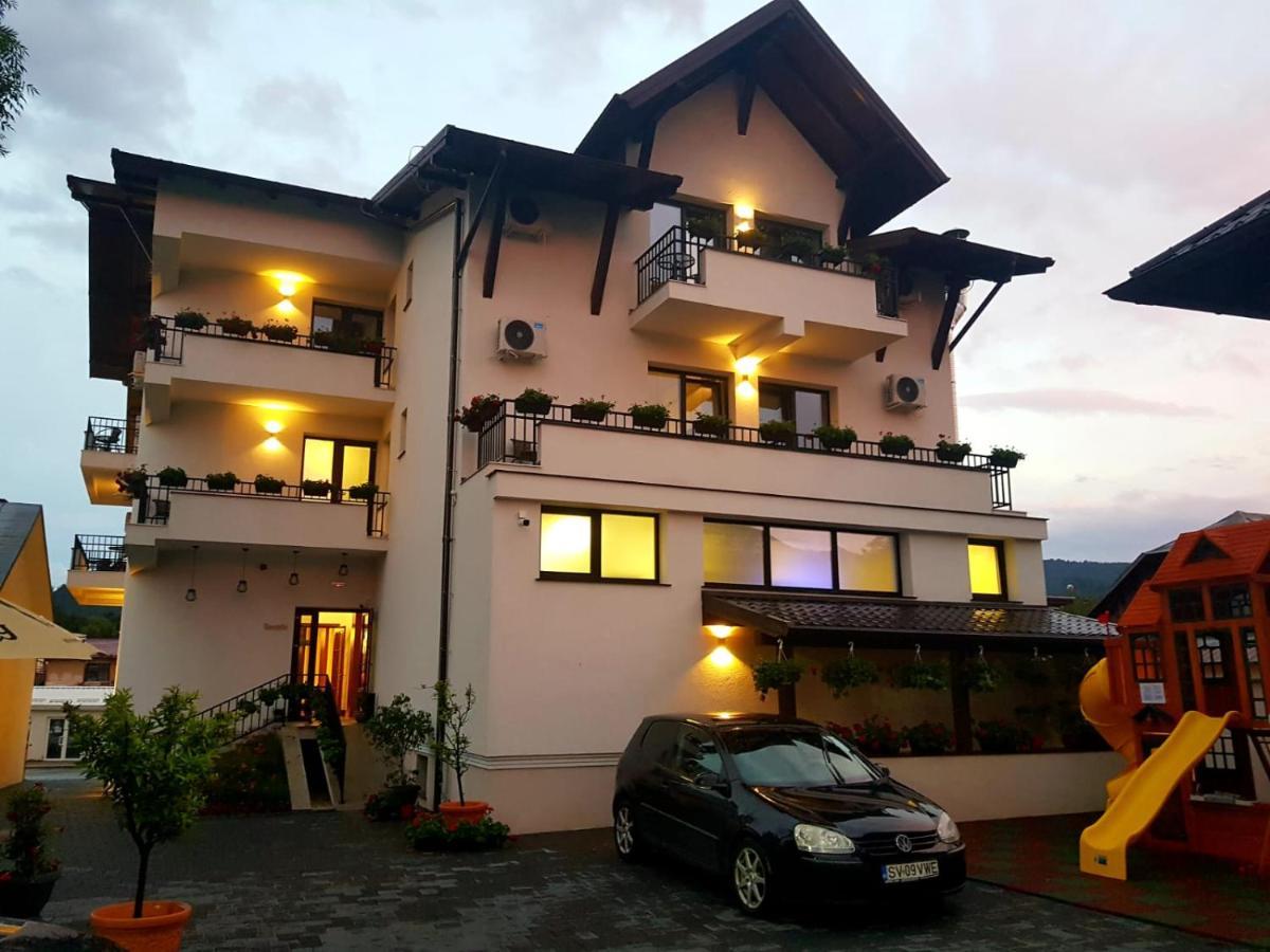Hotel Buchenland Gura Humorului Dış mekan fotoğraf