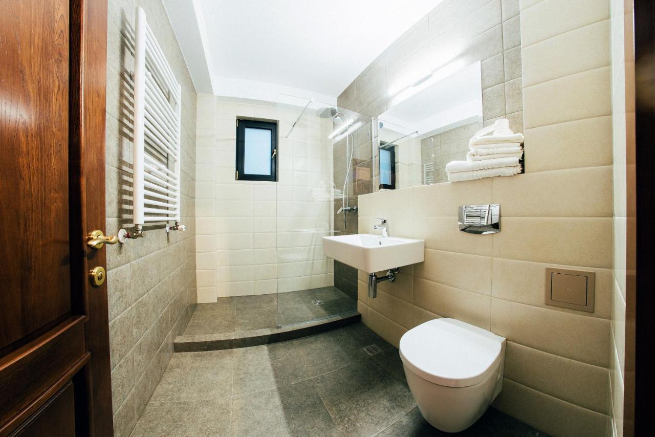 Hotel Buchenland Gura Humorului Dış mekan fotoğraf
